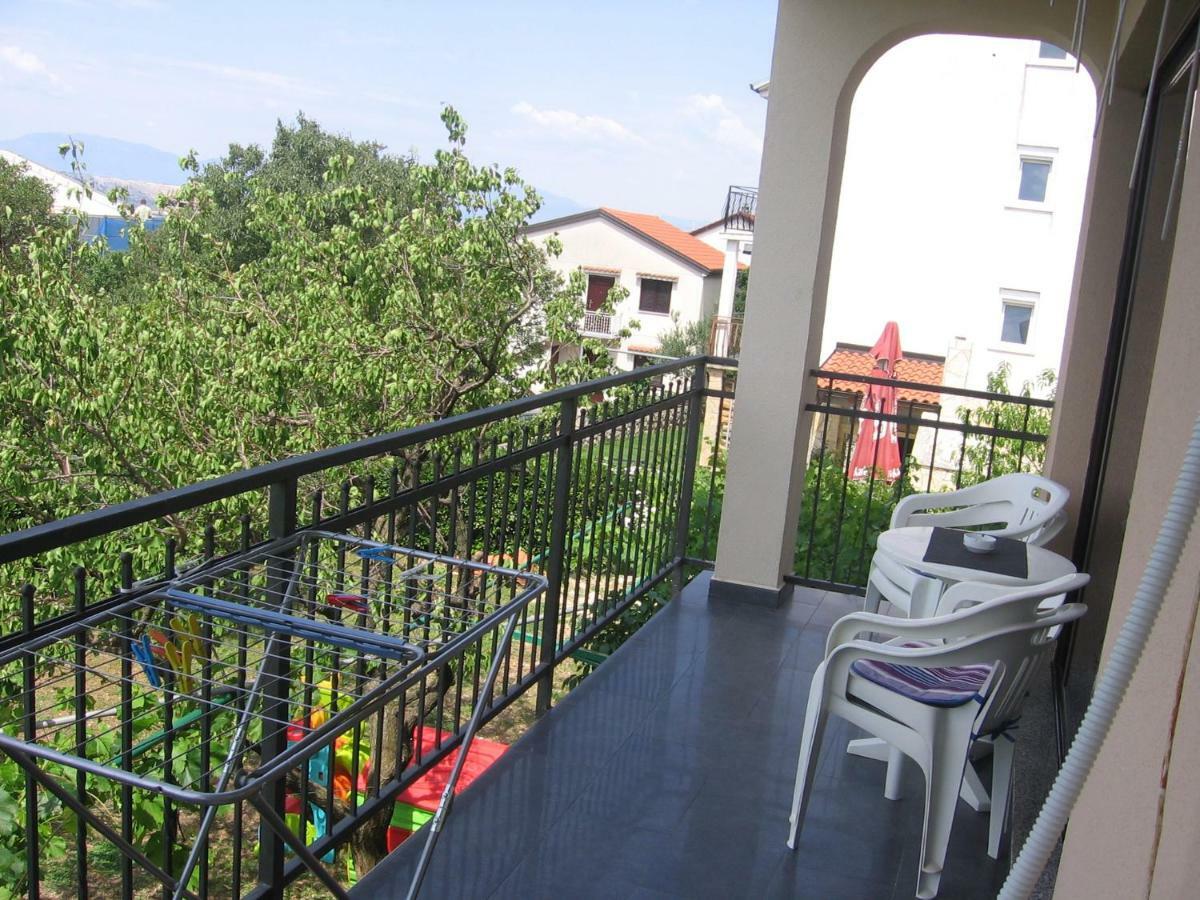 Appartement Apartman Valentic à Jadranovo Extérieur photo