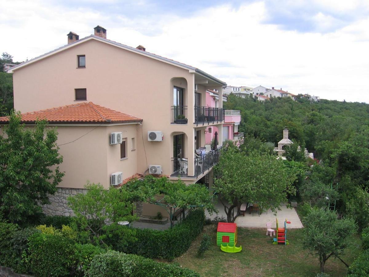 Appartement Apartman Valentic à Jadranovo Extérieur photo